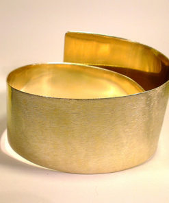 Rustik, bred armring med smart lukning, spiral, spiralarmring, kan gøres større eller mindre