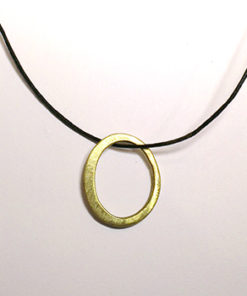 vedhæng, halssmykke med vedhæng, halskæde med vedhæng, slebet overflade, kraftig, kraftigt vedhæng, messing, former, figur, figurer, oval, cirkel, charms