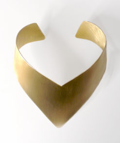 Bred armring med V-form 12 Bred armring formet som et V, pilespids, V-formet, vinkel, åben armring, åben lukning