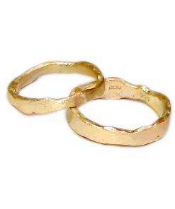 Ramok194 Ring med ujævn kant slinger guld