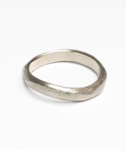 Alternative view of Ring med lange facetter : ramok306