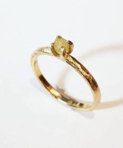 ramok568 Organisk ring med rå diamant fattet i 4 grabber, prinsesse, forlovelse
