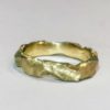 Organisk rustik sandstøbt guld ring