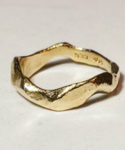 Organisk sandstøbt guld ring