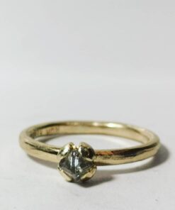Forlovelses ring med rå diamant ramok791