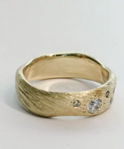 Svunget twist ring ramok962