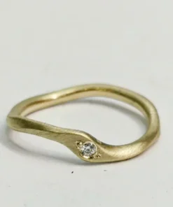 ramok495 Ring med twist, sten og sving silke