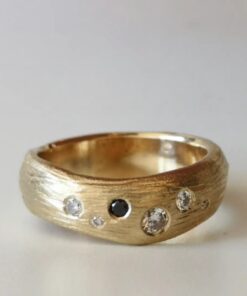 Svunget twist ring ramok962