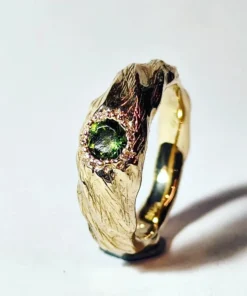 Engelsk ring med twist og sten ramok1022 grøn