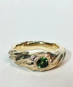 Engelsk ring med twist og sten ramok1022 grøn