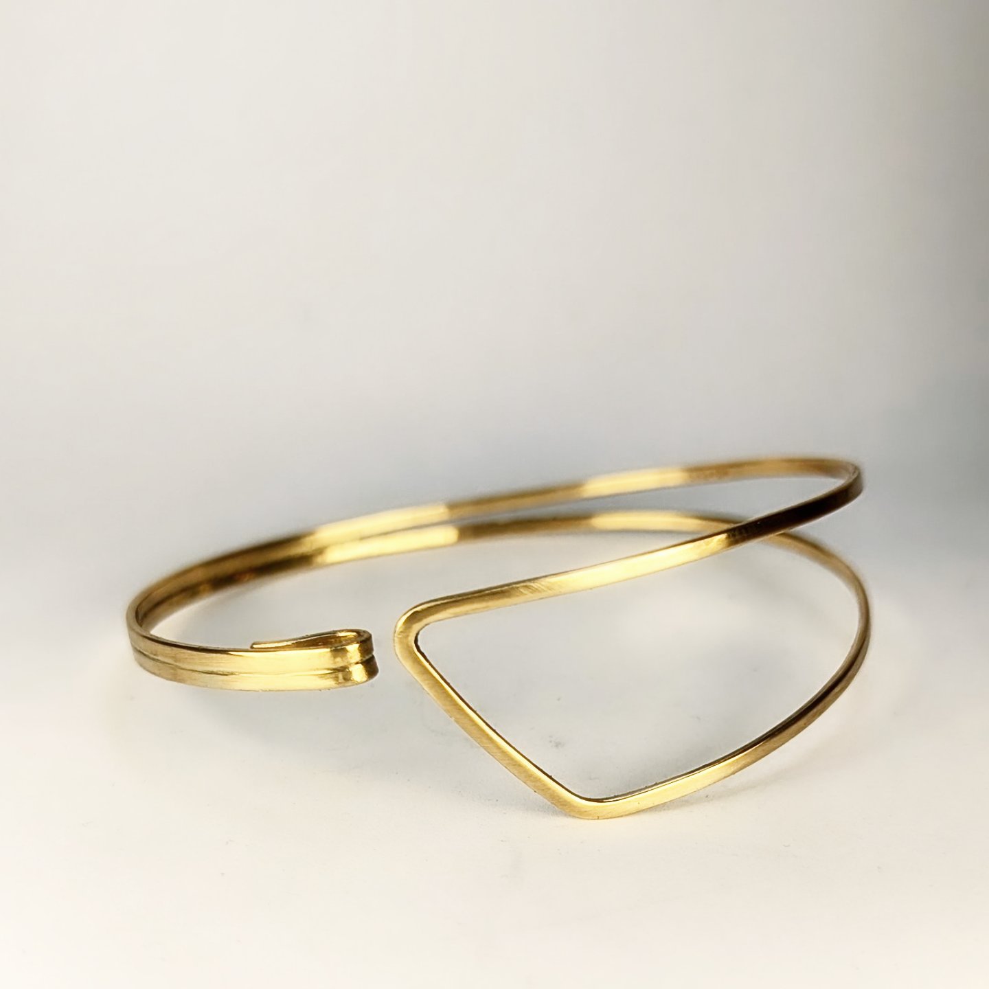 Dobbelt Armring : aamok18 3 Aamok18 dobbelt armring, trekant, lukke