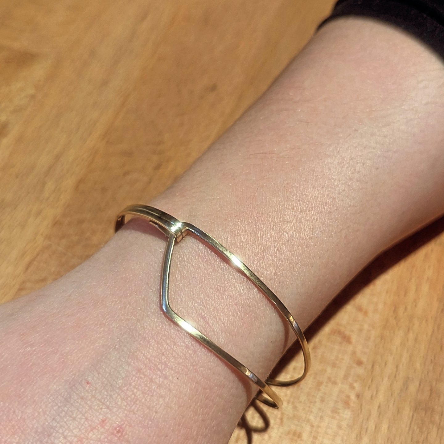 Dobbelt Armring : aamok18 2 Aamok18 dobbelt armring, trekant, lukke